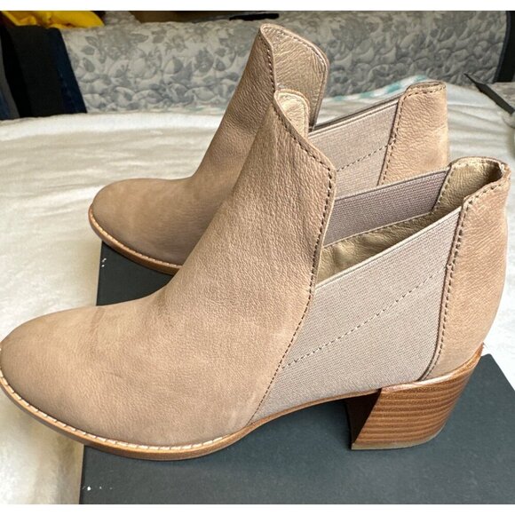 Eileen Fisher "Bayo-TN" Tumbled Nubuck Booties. NIB. Size 6 - Picture 9 of 12